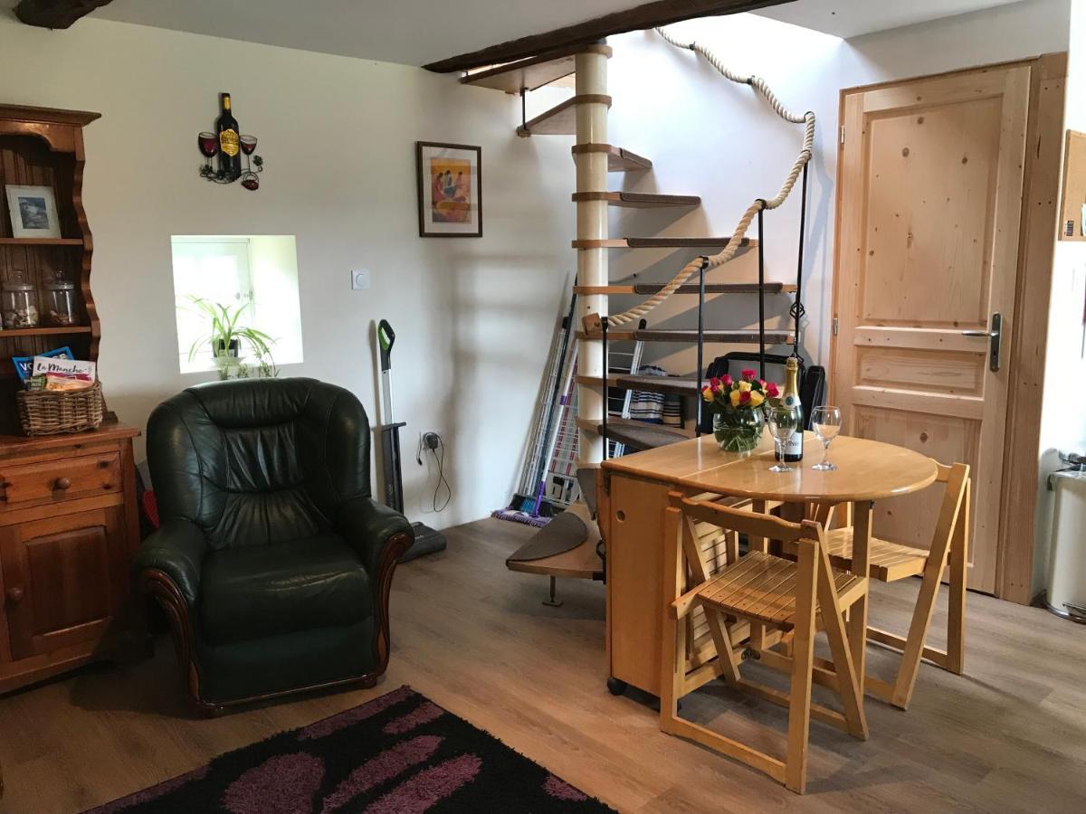 Ferme De Noyes Cottage Sourdeval Exterior foto