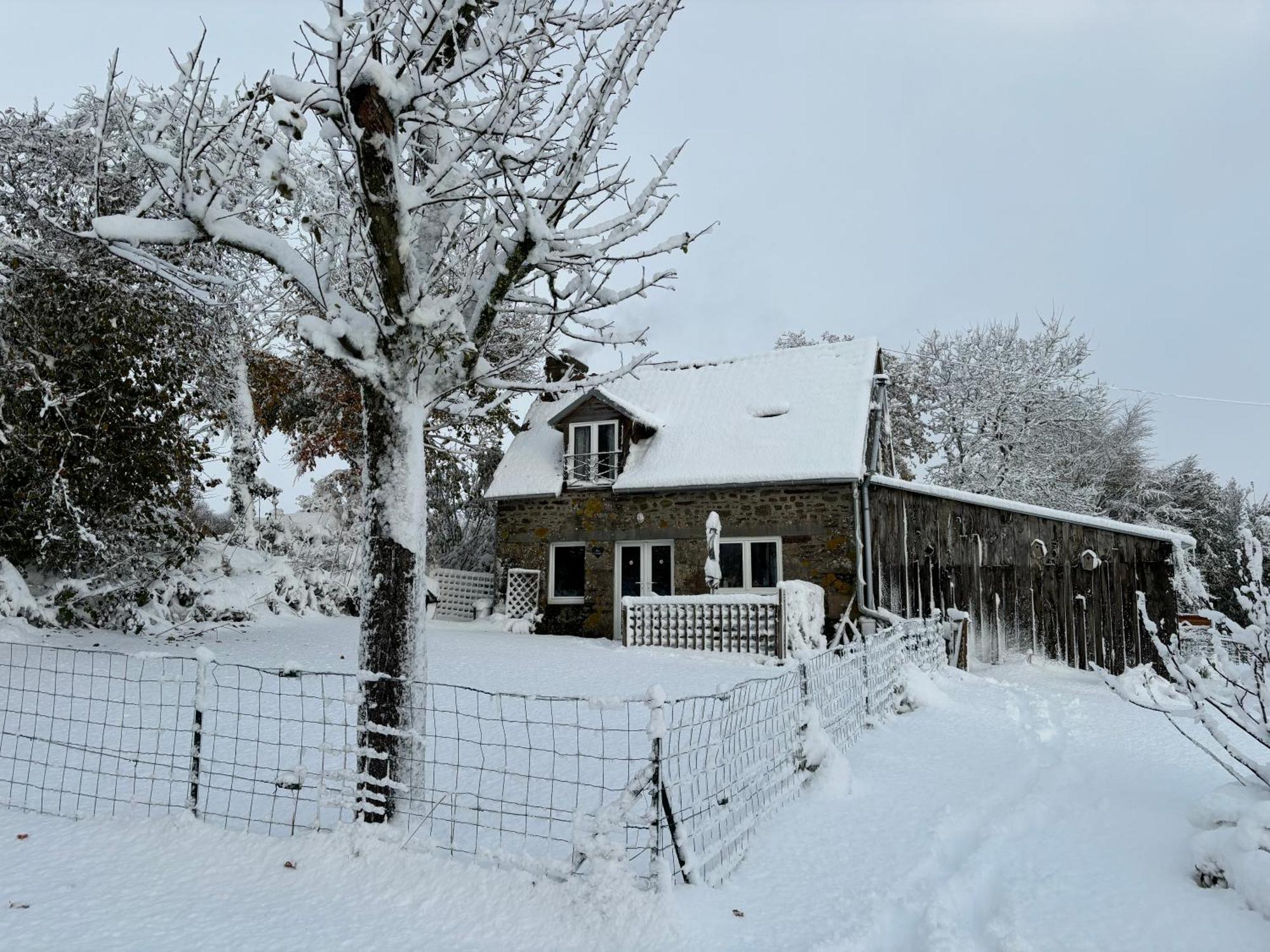 Ferme De Noyes Cottage Sourdeval Exterior foto